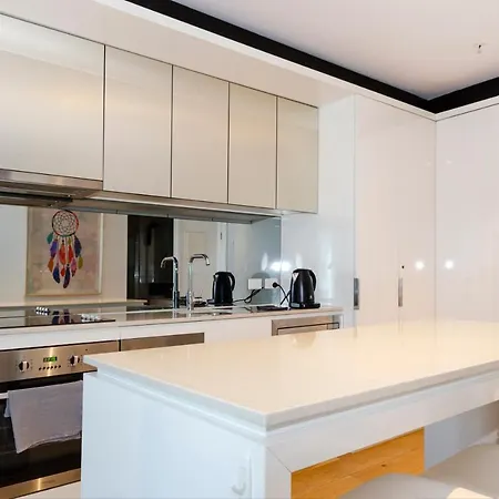 2Br Cbd Pad, City Views, Free Parking, Pool, Gym Melbourne Exterior photo