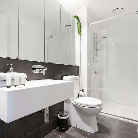 2Br Cbd Pad, City Views, Free Parking, Pool, Gym Melbourne Exterior photo
