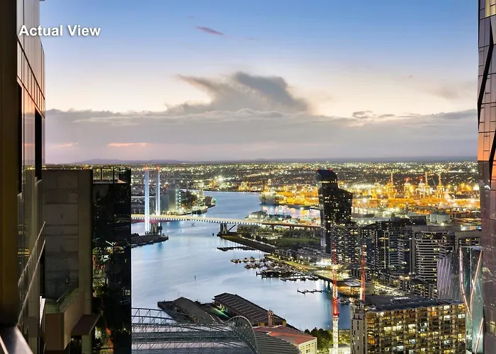 2Br Cbd Pad, City Views, Free Parking, Pool, Gym